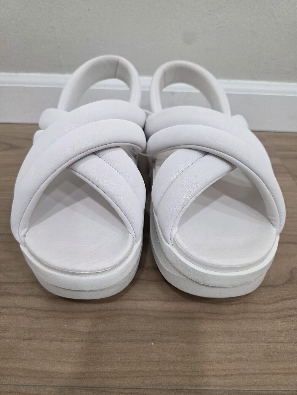 Nike Air Max Isla Sandals Womens 11 Shoes Summit White Platform Chunky Slingback - Picture 3 of 9